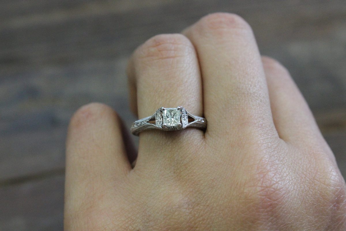 *PreOwned* 14K White Gold Princess Cut Diamond Vintage Engagement Ring